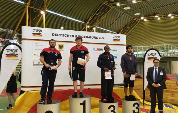 Azerbaijani wrestlers claim four golds on first day of German Grand Prix